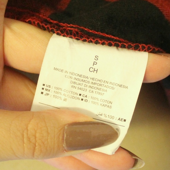 Old Navy Red Black Plaid Button Up Flannel Top S - Picture 2 of 3